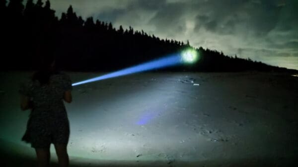 re4 300 lumens lep flashlight super long beam distance